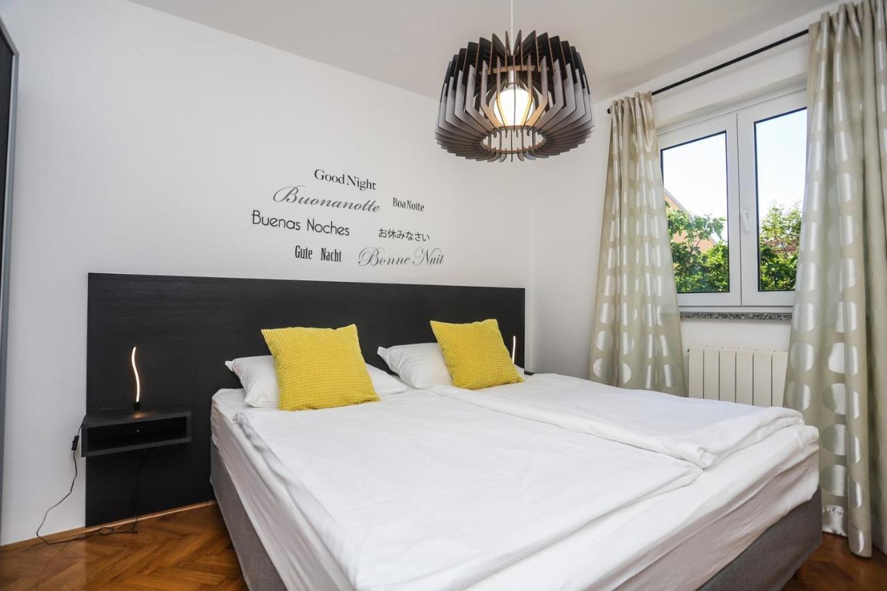 Apartments Silvano Пореч Екстер'єр фото